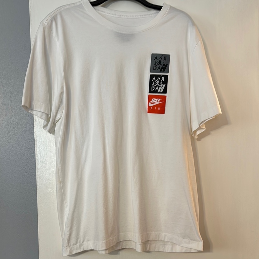 Nike White Short Sleeve Tee Classic Design